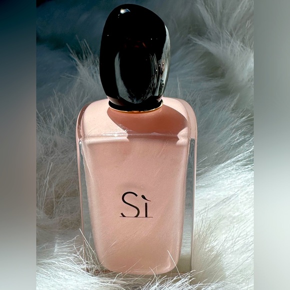 ❤️SOLD❤️Giorgio Armani Si Eau de parfum 3.4oz - Picture 1 of 3